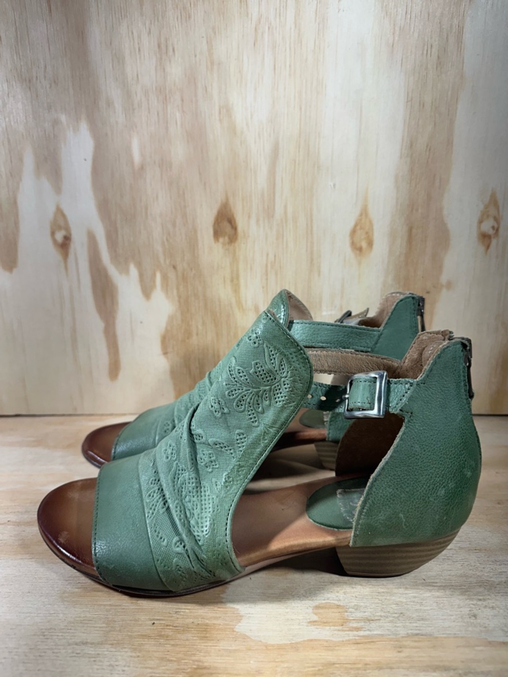 Miz Mooz Corra Leather Heeled Sandals in Aloe Color Women’s Size 8.5
